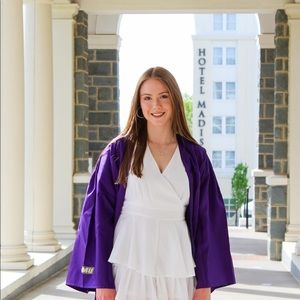 Meet your Posher, Claire